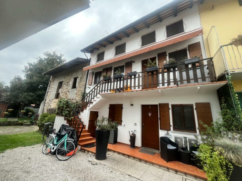 CASA IN CORTE RISTRUTTURATA – 3 CAMERE – 3 BAGNI – GIARDINO PRIVATO San Daniele del Friuli