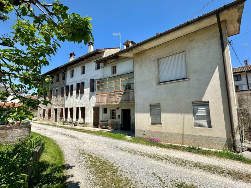 CASA IN CORTE CON GRANDE POTENZIALE E TRANQUILLITA’! Cormons