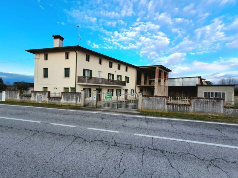 Casa indipendente con ampi spazi e giardino Rivignano Teor