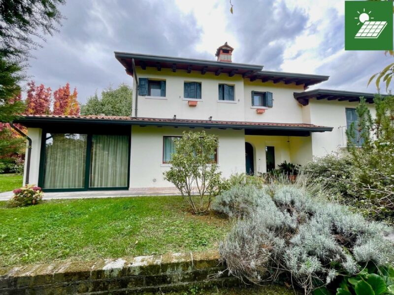 VILLA CON PISCINA RISCALDATA E PARCO PRIVATO San Vito al Tagliamento