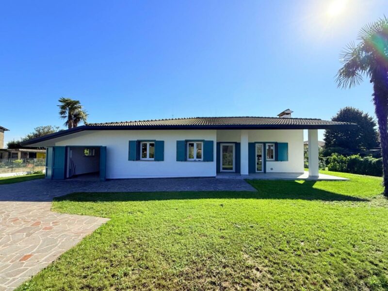 Villa singola ristrutturata con ampio giardino Palazzolo dello Stella