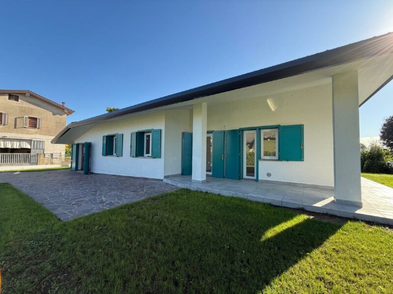 Villa singola con ampio giardino e grandi spazi abitativi Palazzolo dello Stella