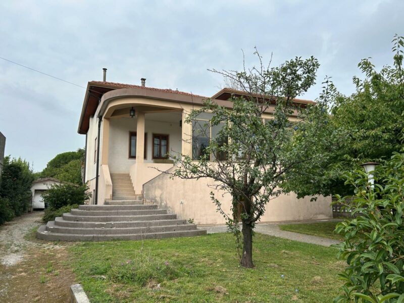 CASA INDIPENDENTE CON STILE RAFFINATO E GIARDINO PRIVATO Codroipo