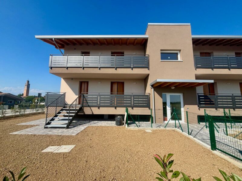 MODERNA ABITAZIONE CON GIARDINO – NUOVA REALIZZAZIONE Azzano Decimo