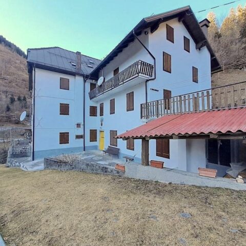 BICAMERE IMMERSO NELLA NATURA Rigolato