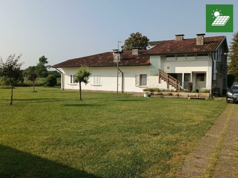 CASA SINGOLA IMMERSA NEL VERDE – UNA VERA OASI DI PACE! Lestizza