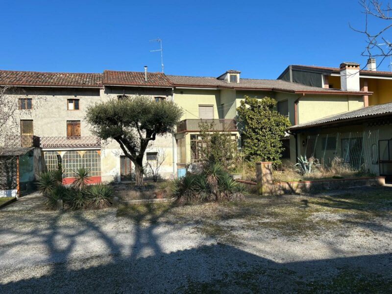 CASA IN LINEA CON GIARDINO Pozzuolo del Friuli