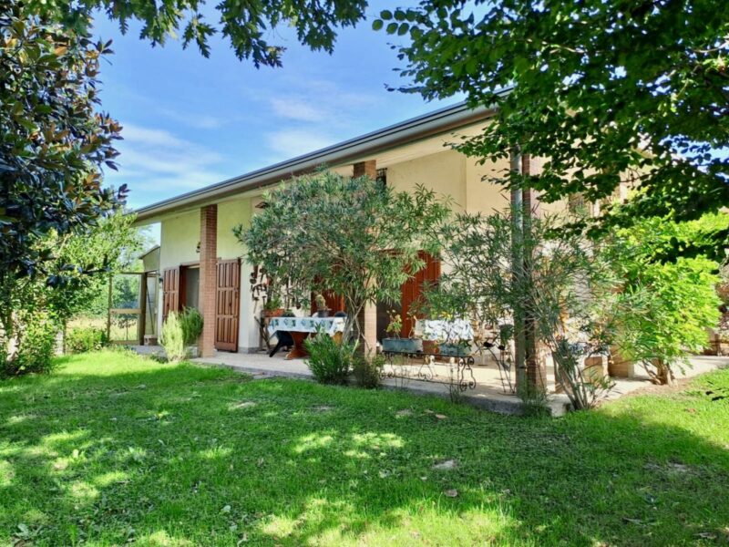 CASA INDIPENDENTE TRICAMERE: la tua oasi di verde a due passi da Cordovado! Gruaro