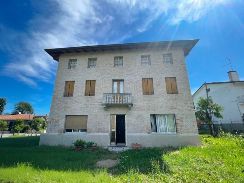 Splendido rustico da ristrutturare Pocenia