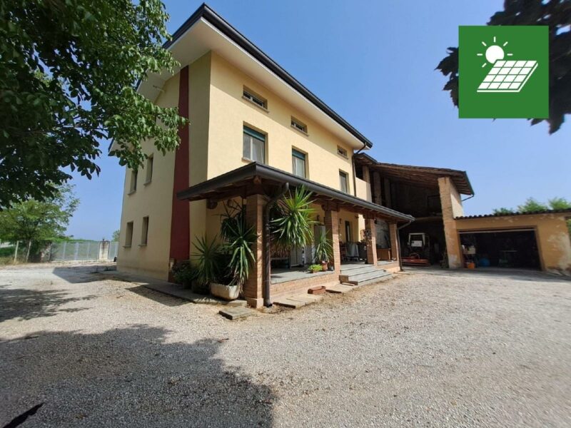 Spaziosa casa indipendente ristrutturata immersa nel verde Varmo