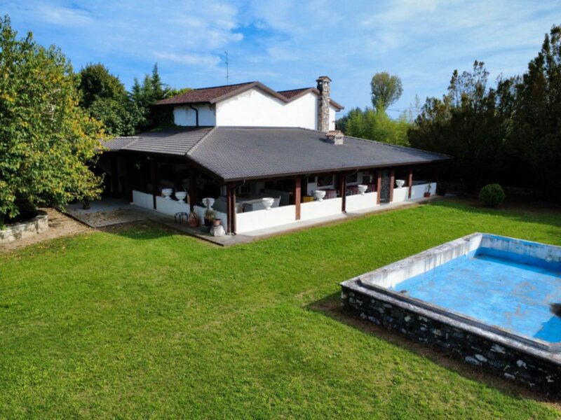 Rara villa indipendente con bellissimo giardino Palazzolo dello Stella