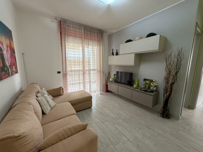 Appartamento bicamere rinnovato con garage Bibione