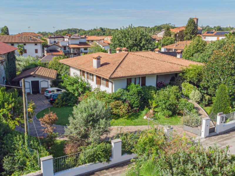 VILLA INDIPENDENTE SU UNICO LIVELLO CON GIARDINO – IDEALE PER FAMIGLIE Faedis