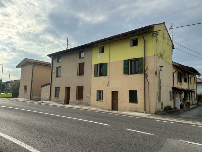 CASA ACCOSTATA BICAMERE GIA’ RIMODERNATA San Canzian d’Isonzo