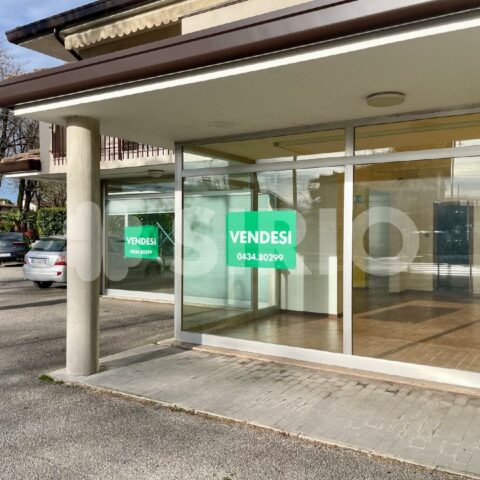 NOGOZIO DI 38  MQ: la vetrina che dà valore al tuo lavoro! San Vito al Tagliamento