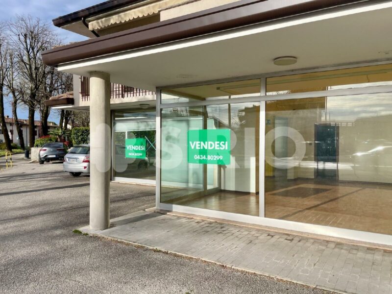 NOGOZIO DI 38  MQ: la vetrina che dà valore al tuo lavoro! San Vito al Tagliamento