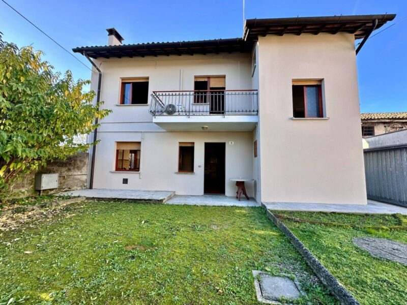 CASA SINGOLA CON GIARDINO PERCOTO Pavia di Udine