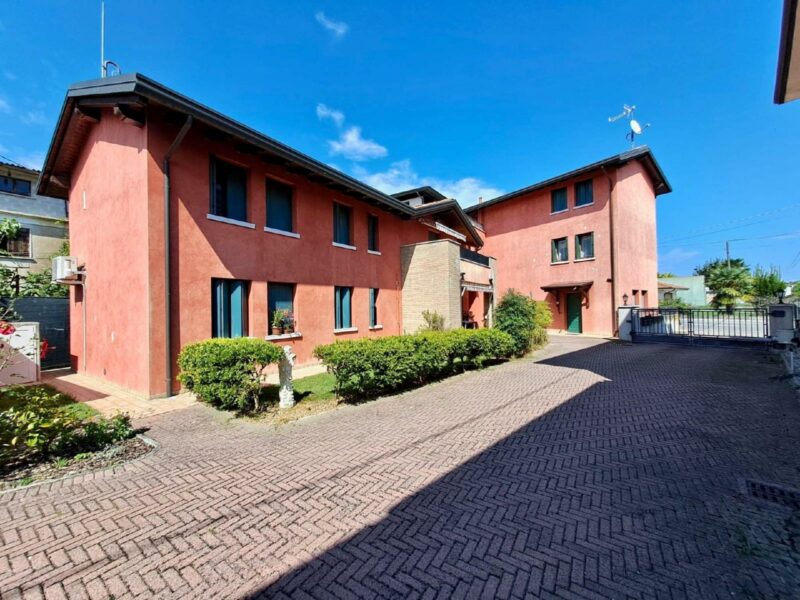 ELEGANTE APPARTAMENTO ARREDATO: terrazzo abitabile, cantina e doppio posto auto! Sesto al Reghena