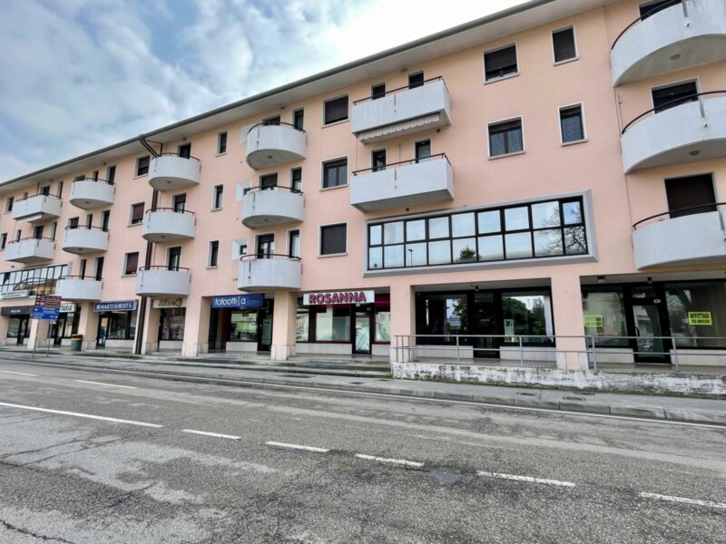 LOCALE COMMERCIALE: pronto, visibile e funzionale Casarsa della Delizia