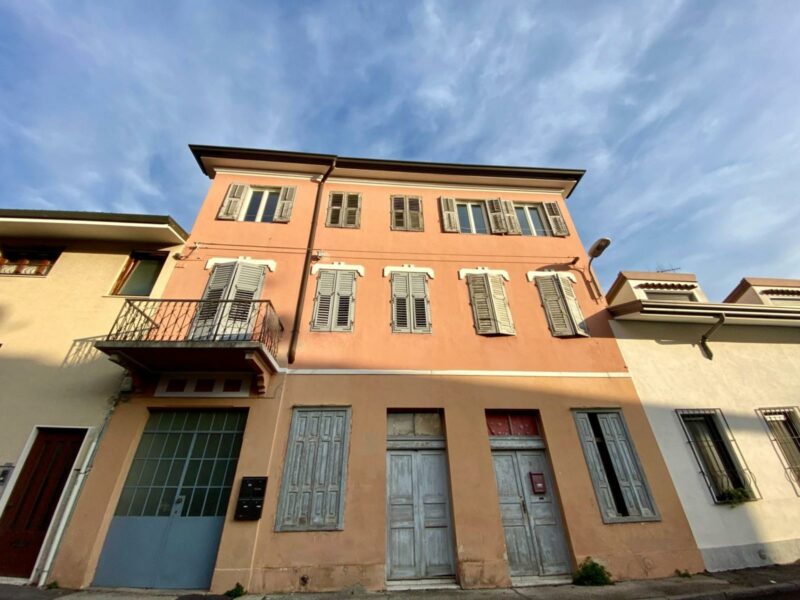 IN CENTRO STORICO, APPARTAMENTO CON UNA CAMERA DA LETTO DA PERSONALIZZARE Gorizia