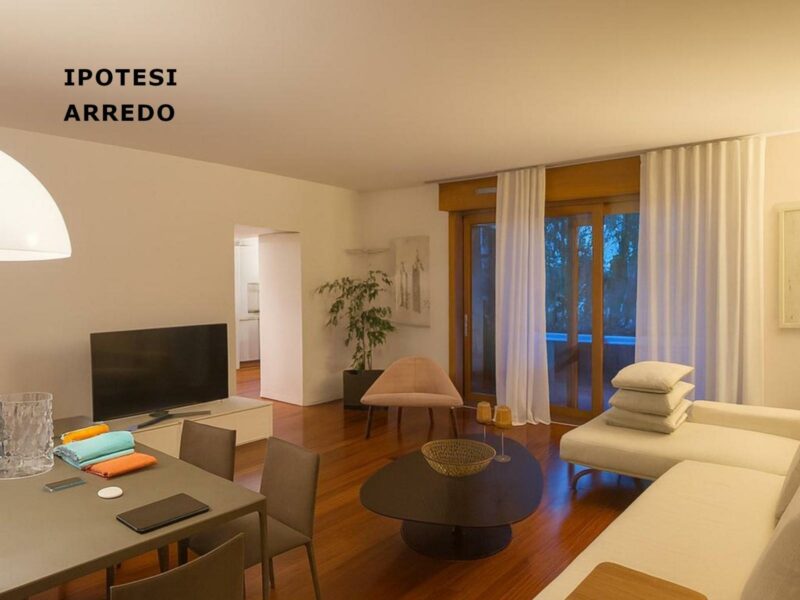 MERAVIGLIOSO ATTICO PLURICAMERE PLURISERVIZI Udine