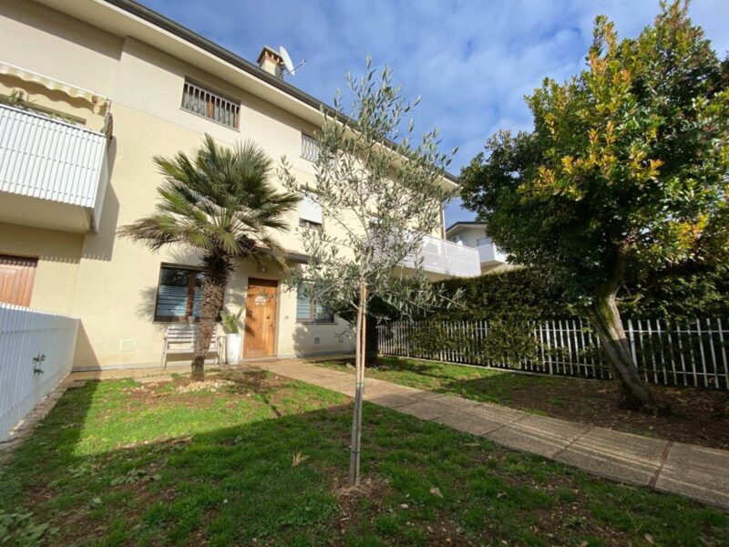 APPARTAMENTO MONOCAMERA CON INTROVABILE GIARDINO E AMPIO GARAGE Gorizia