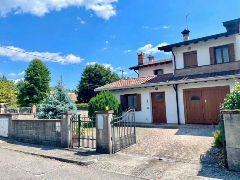 VILLA DI TESTA CON TRAVI A VISTA: eleganza e tranquillità a pochi passi da San Vito! Sesto al Reghena