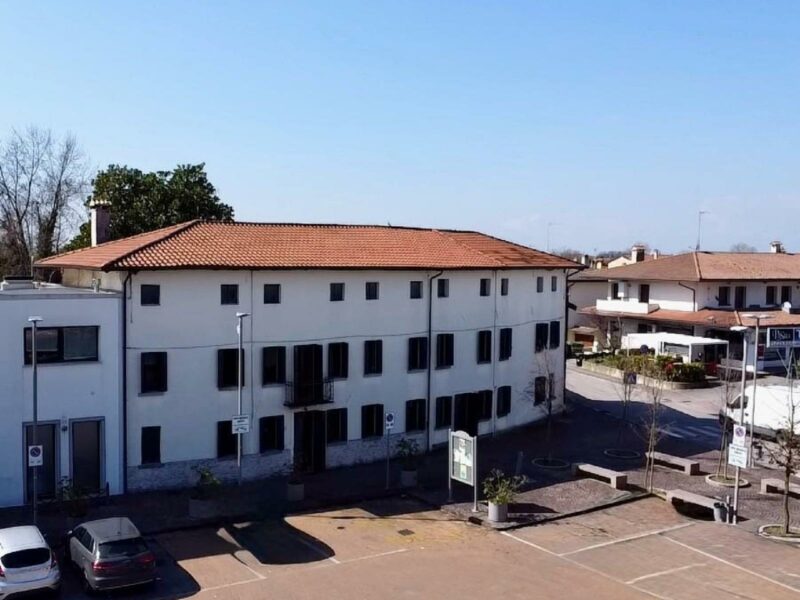 CASA PLURICAMERE: il privilegio di un giardino esclusivo in pieno centro! Chions