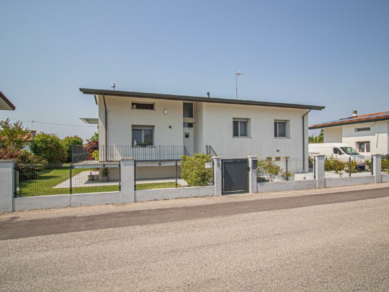 CASA INDIPENDENTE TRICAMERE: sicura, ristrutturata e perfetta per famiglie! Azzano Decimo