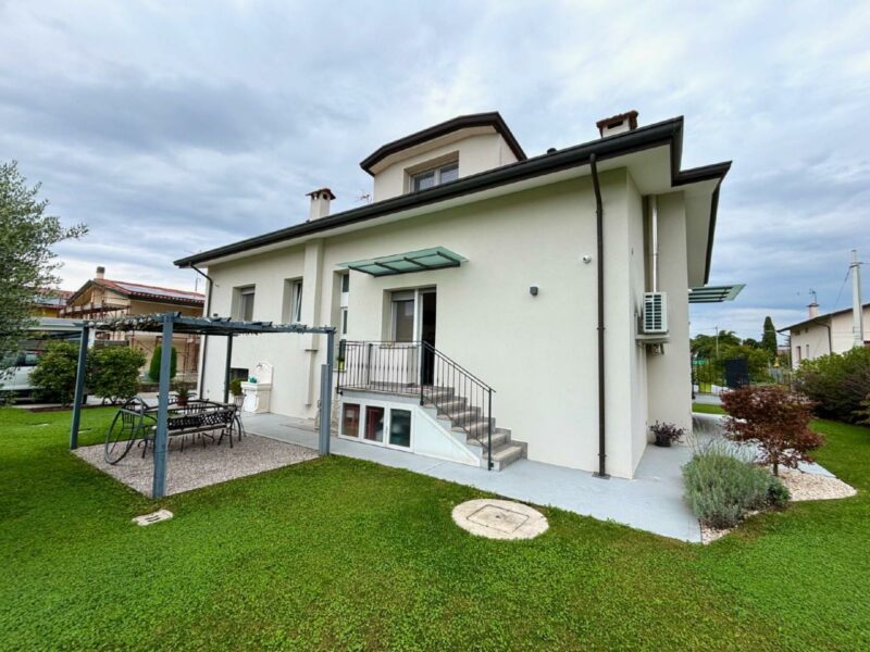 CASA INDIPENDENTE TRICAMERE: sicura, ristrutturata e perfetta per famiglie! Azzano Decimo