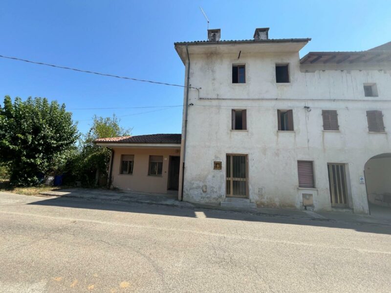 CASA IN LINEA CON GIARIDNO E DIPENDENZE Basiliano