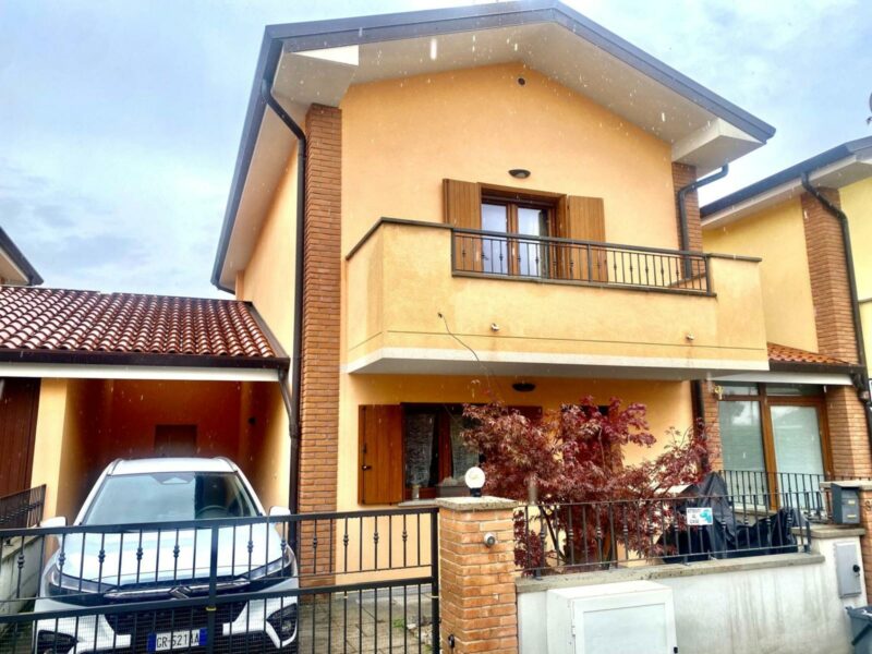 PERFETTA VILLA A SCHIERA BICAMERE CON GIARDINO E DOPPIO POSTO AUTO Turriaco