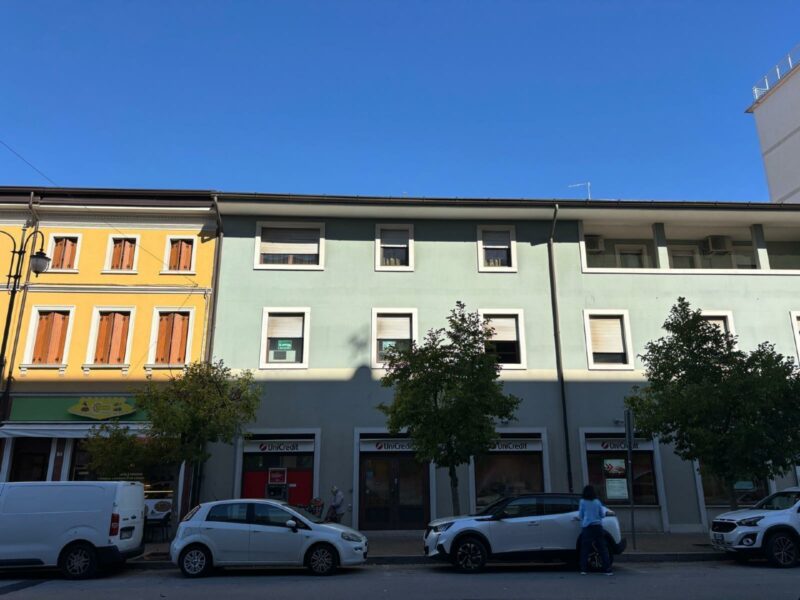 LOCALE USO UFFICIO DI 120 mq CON POSSIBILITA’ DI TRASFORMAZIONE IN ABITAZIONE San Giorgio di Nogaro