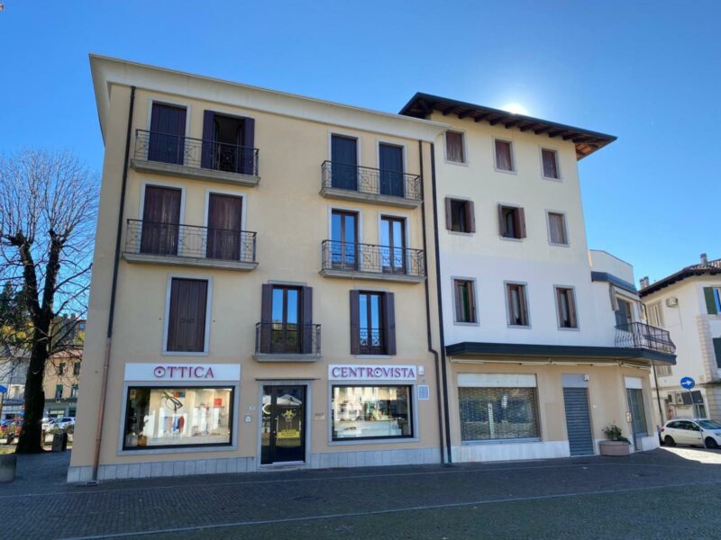 INTROVABILE APPARTAMENTO TRICAMERE COMPLETO DI GARAGE IN PIENO CENTRO Tarcento