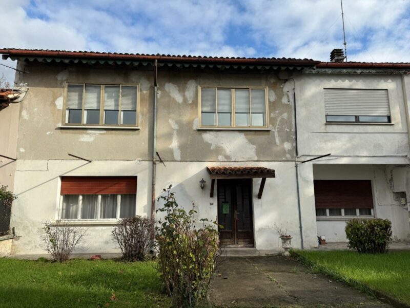 BICAMERE DA RISTRUTTURARE CON GIARDINO Ronchi dei Legionari