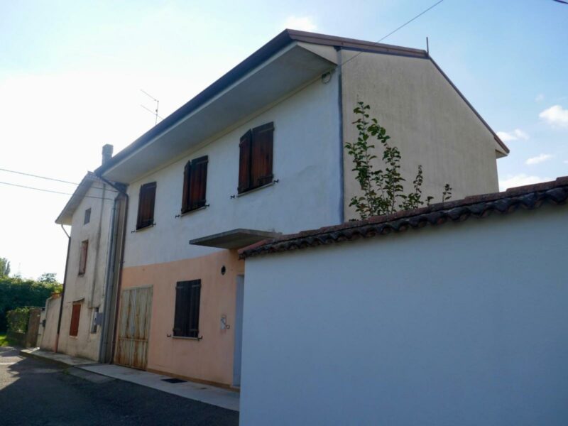 CASA DI TESTA CON GIARDINO: sicurezza, tranquillità e spazi generosi! Spilimbergo