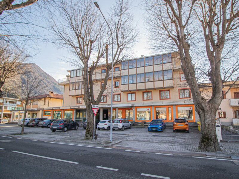 UFFICIO DALLE GENEROSE METRATURE DAL GRANDE POTENZIALE – ZONA STAZIONE Gemona del Friuli