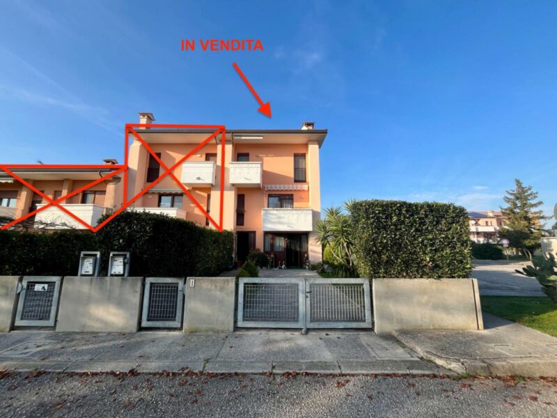 INTROVABILE VILLASCHIERA DI TESTA CON GIARDINO Grado