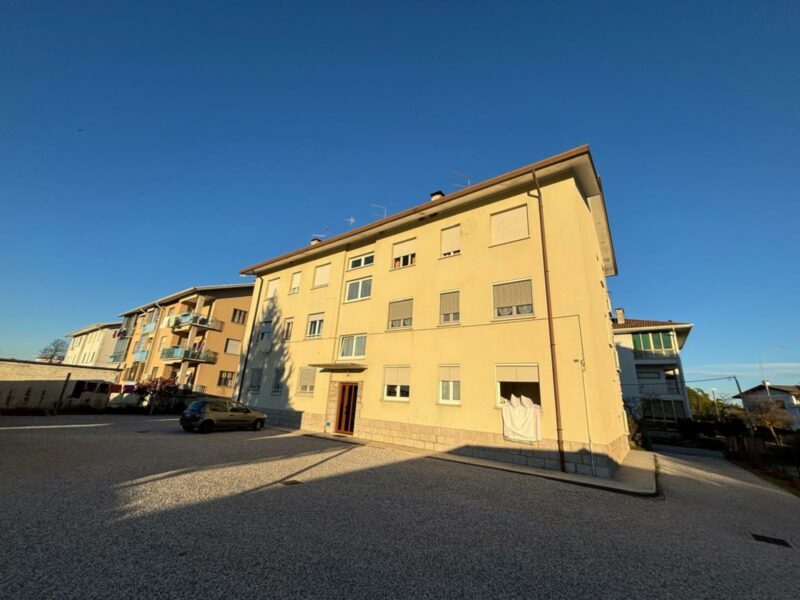 APPARTAMENTO BICAMERE CON TERRAZZO – ABITABILE DA SUBITO! San Giorgio di Nogaro