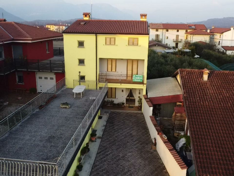 Panoramica casa indipendente con terrazzo di 88 mq – tricamere – fr. Chiamanis San Daniele del Friuli