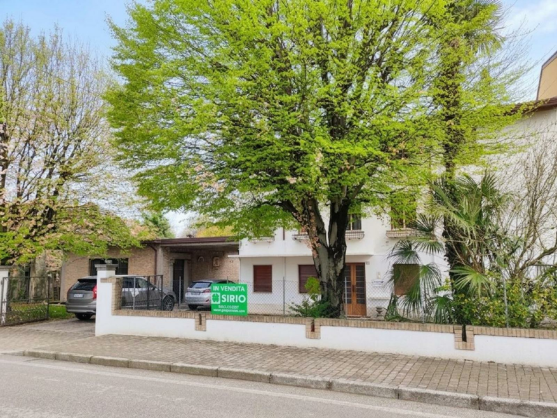 Casa d’epoca con due appartamenti e rendita immediata Fossalta di Portogruaro