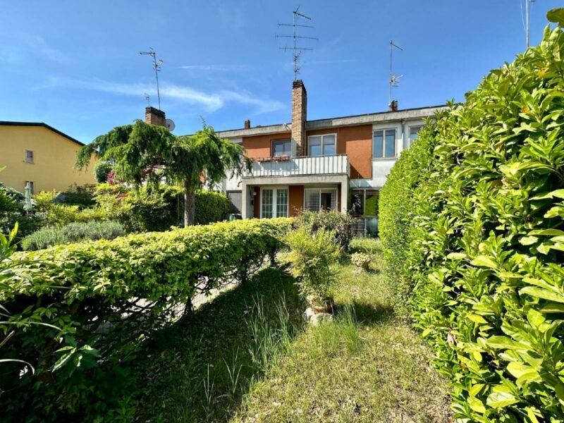 MANZANO LOC. CASE, VILLASCHIERA TRICAMERE Manzano