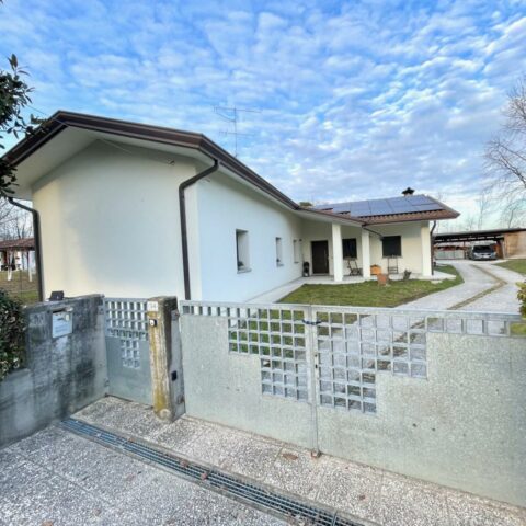 VILLA TRICAMERE: recente, elegante e funzionale! Pasiano di Pordenone