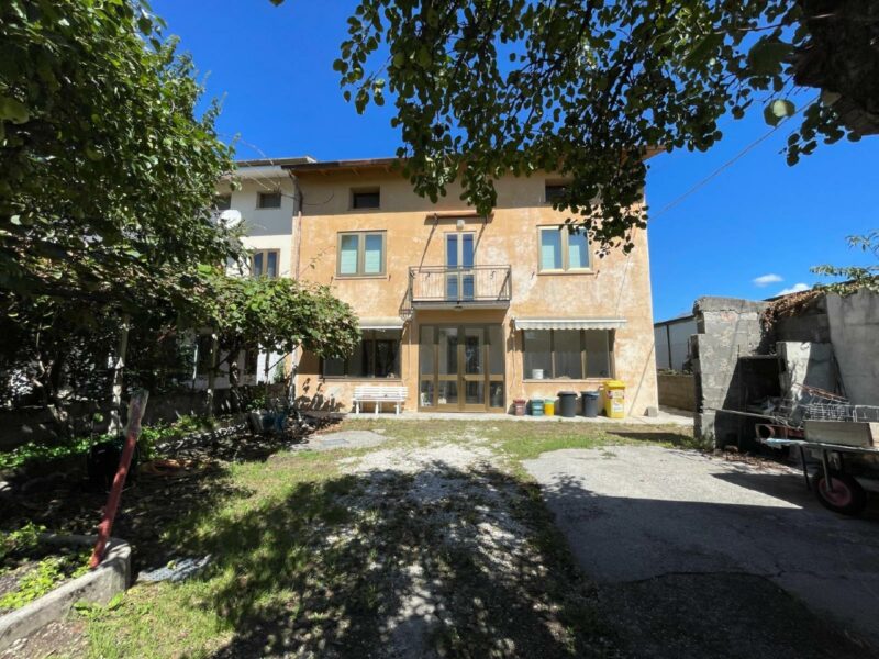 CASA INDIPENDENTE DAGLI SPAZI DI UN TEMPO CON GIARDINO Osoppo