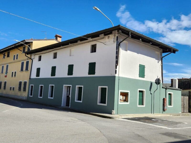 Ampio fabbricato intero da ristrutturare Talmassons