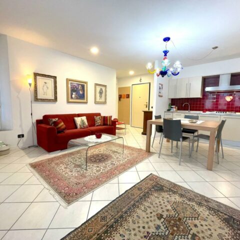 ACCOGLIENTE APPARTAMENTO BICAMERE  CON CANTINA E POSTO AUTO COPERTO – PRONTO DA VIVERE – FR. OSP… Gemona del Friuli