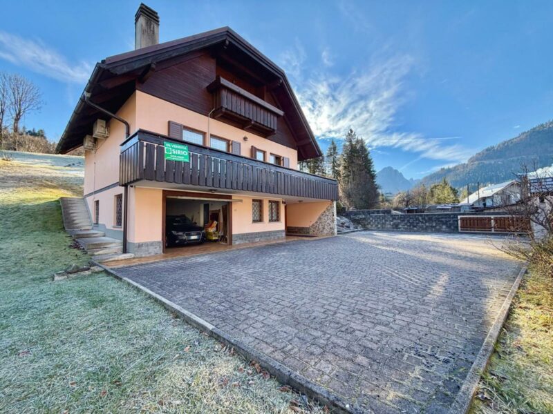 UNICA NEL SUO GENERE: SPLENDIDA CASA INDIPENDENTE CON 4 CAMERE E VISTA STRAORDINARIA Tarvisio
