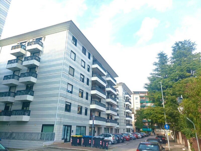 AMPIO ED INTROVABILE APPARTAMENTO BICAMERE COMPLETO DI RIMESSA E CANTINA – PRIVO DI BARRIERE ARC… Monfalcone