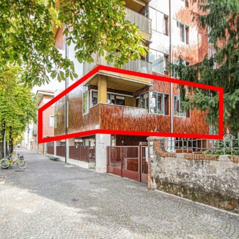 AMPIO APPARTAMENTO DI 180 MQ CON ASCENSORE Udine