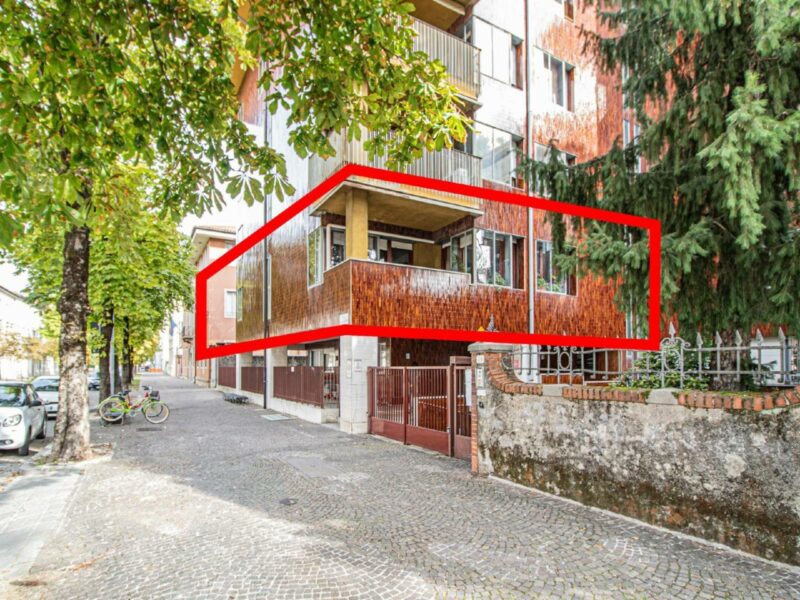 AMPIO APPARTAMENTO DI 180 MQ CON ASCENSORE Udine
